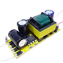 Драйвер для питания от сети 220 вольт 4-6 трёхваттных светодиод