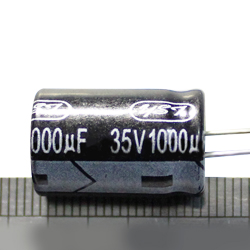 Электролитический конденсатор 1500 мкФ 50 V